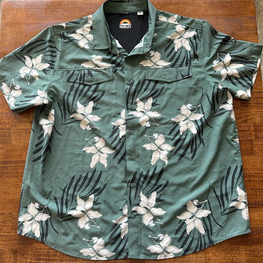 Hurley men’s green Hawaiian print short sleeve button-down size XXL 
￼​